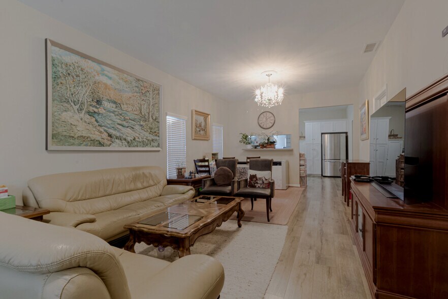 More Photos Of 1409 S New Hampshire Ave, Los Angeles Multifamily For Sale