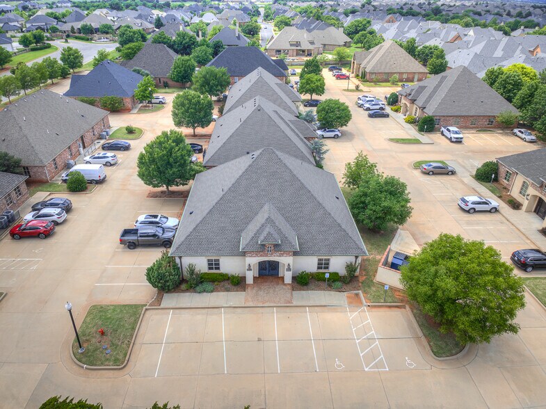 More Photos Of 2929 NW 156th St, Oklahoma City Office For Lease