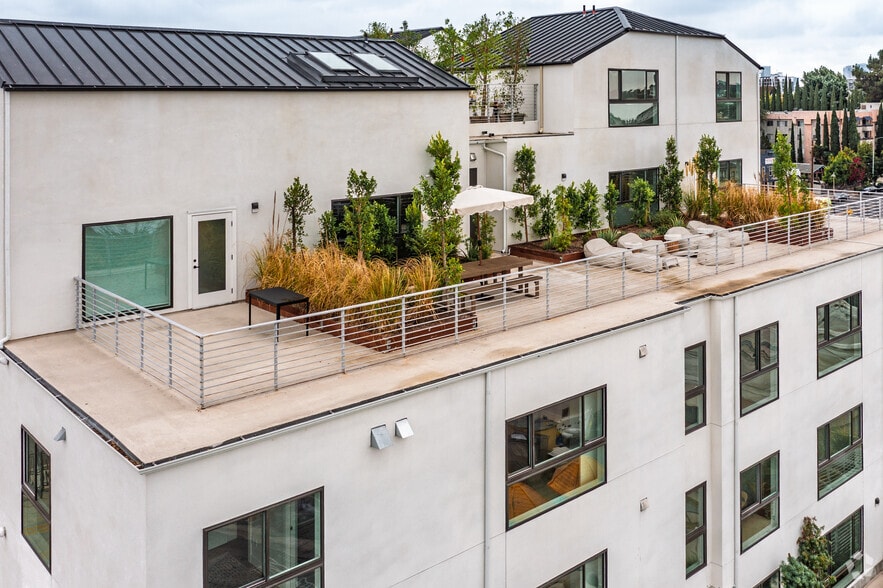 More Photos Of 611 N Virgil Ave, Los Angeles Apartments For Lease