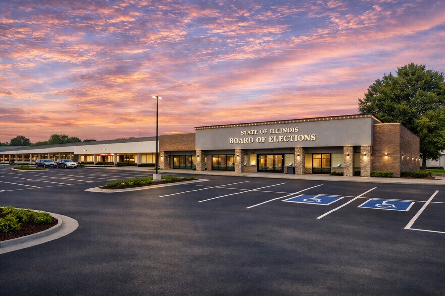 More Photos Of 2301-2401 S MacArthur Blvd, Springfield Unknown For Lease