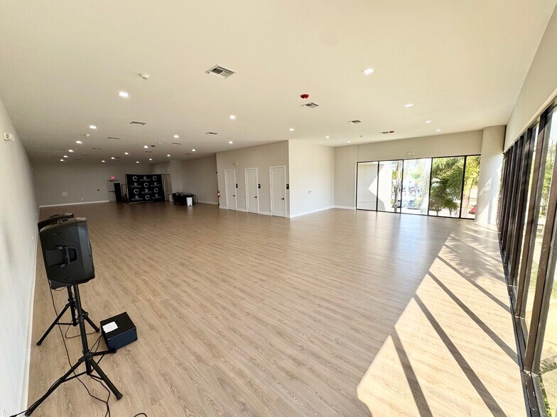 More Photos Of 1680 SE 3rd Ct, Deerfield Beach Loft Creative Space For Lease