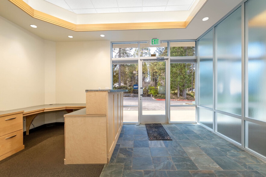 More Photos Of 345 Crown Point Cir, Grass Valley Flex For Lease