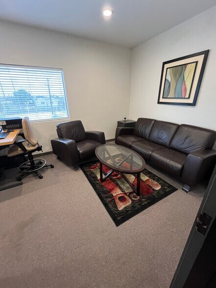 More Photos Of 1302 N Shepherd Dr, Houston Medical For Lease