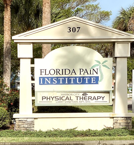 More Photos Of 307 E New Haven Ave, Melbourne Office For Lease