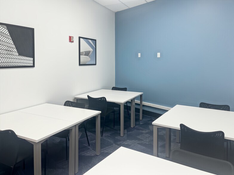 More Photos Of 1701 Park Center Dr, Orlando Coworking Space