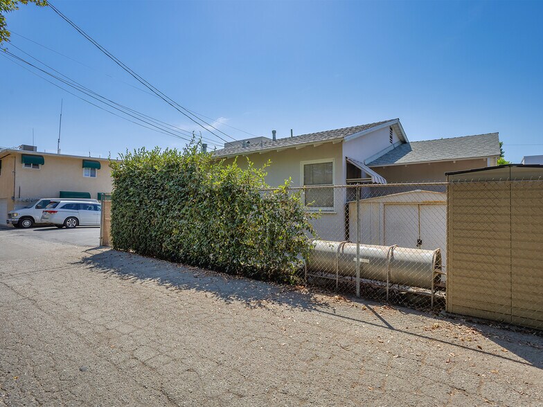 More Photos Of 1817 W Burbank Blvd, Burbank Daycare Center For Sale