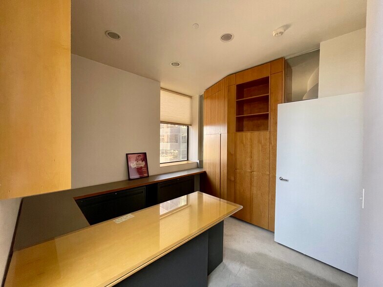 More Photos Of 1601 Arapahoe St, Denver Office For Sale