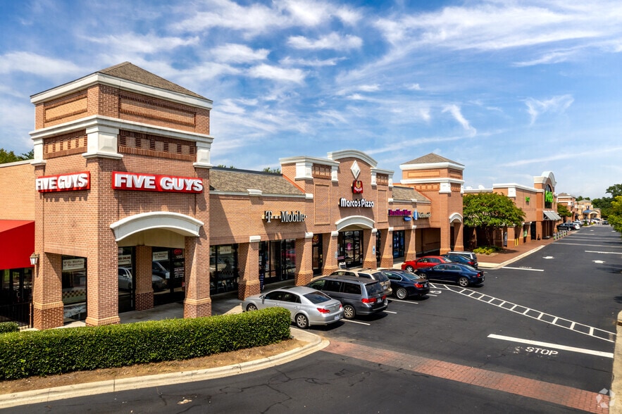More Photos Of 12806-12820 S Tryon St, Charlotte Supermarket For Lease