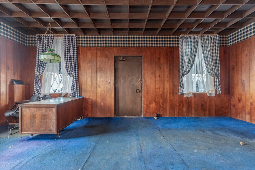 More Photos Of 3500 S Kingshighway Blvd, Saint Louis Auto Repair For Sale