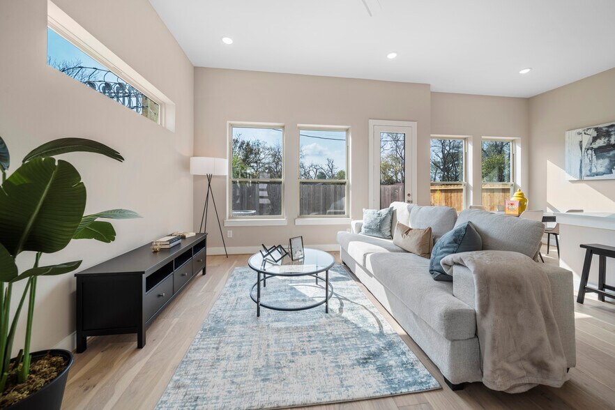 More Photos Of 2632 Paul Quinn St, Houston Apartments For Sale