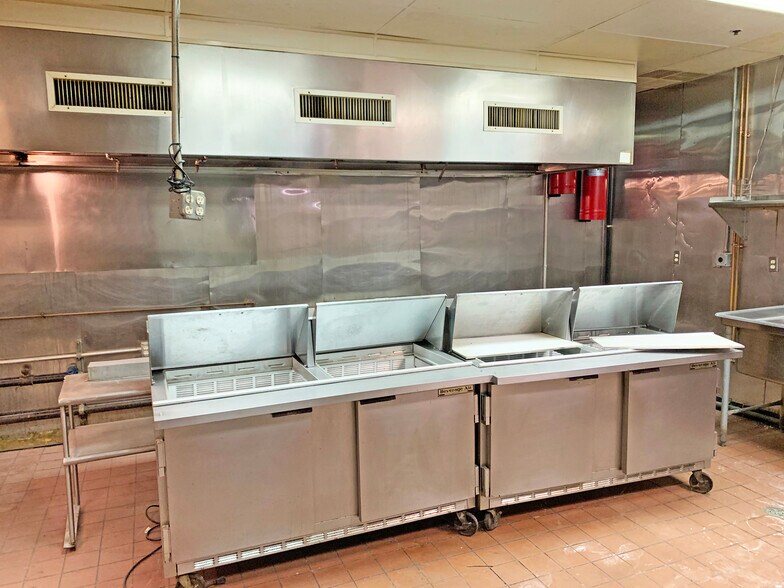 More Photos Of 1016-1024 Washington Ave, Holland Unknown For Lease