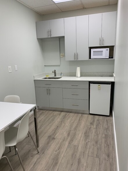 More Photos Of 2731 Executive Park Dr, Weston Medical For Lease