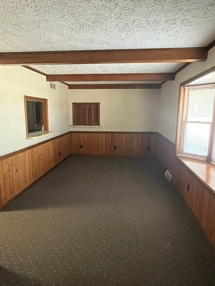 More Photos Of 1461 Jason Rd, Greenfield Office For Lease