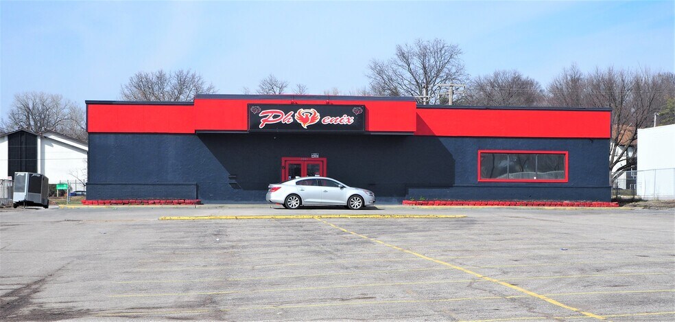 More Photos Of 2805 Target Dr, Saint Louis Restaurant For Sale
