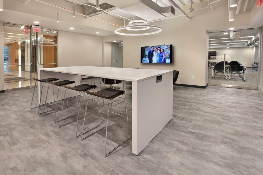 More Photos Of 4401 N Fairfax Dr, Arlington Office For Lease