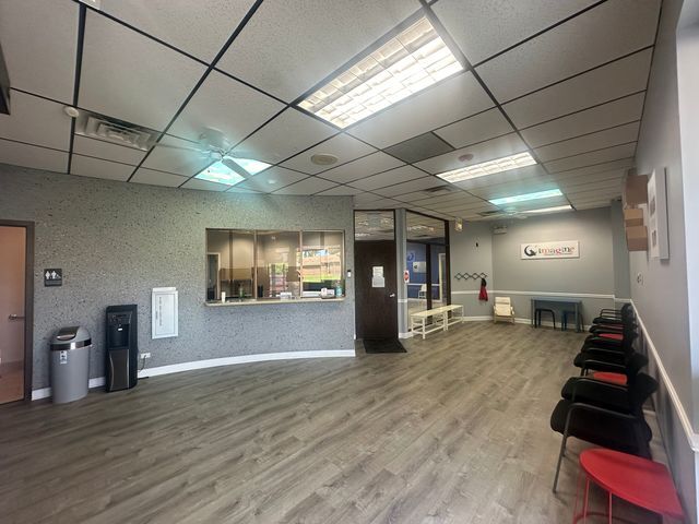 More Photos Of 5540 W 111th St, Oak Lawn Medical For Lease