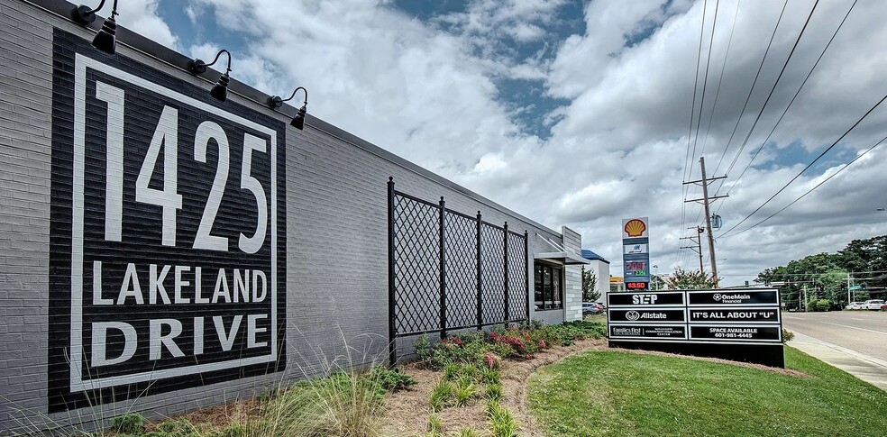 More Photos Of 1425 Lakeland Dr, Jackson General Retail For Lease