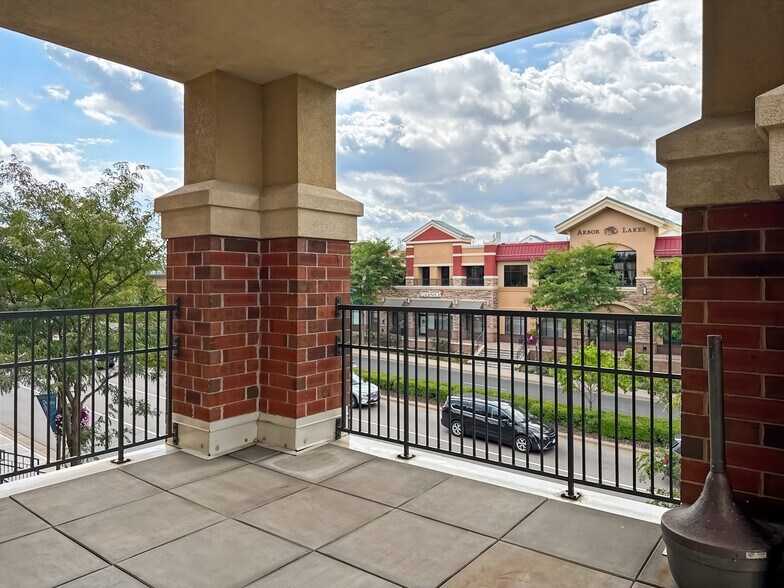 More Photos Of 11650-11670 Fountains Dr, Maple Grove Coworking Space