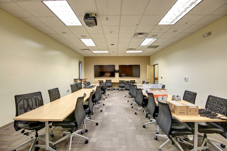 More Photos Of 1310 19th Ave NW, Clinton Light Manufacturing For Sale