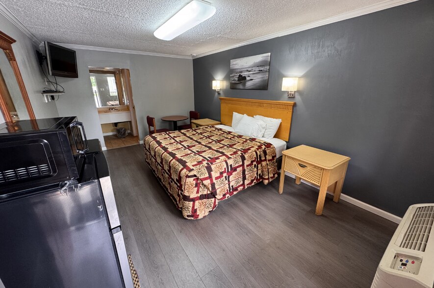 More Photos Of 206 E White Horse Pike, Galloway Hotel For Sale