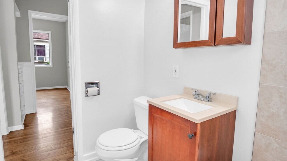 More Photos Of 10346 Oro Vista Ave, Sunland Multifamily For Sale