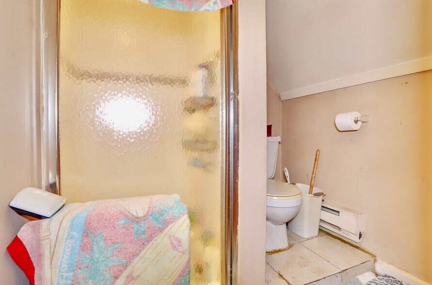 More Photos Of 71 Honiss St, Belleville Apartments For Sale