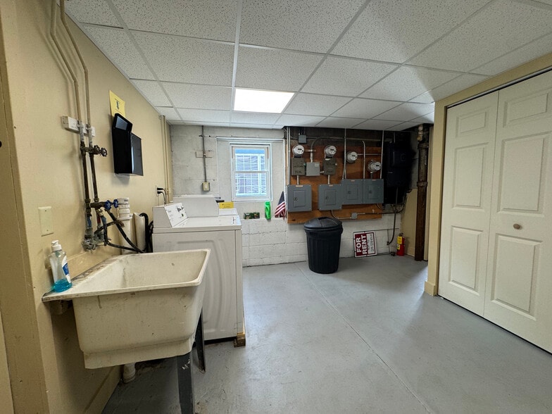 More Photos Of 140 N West St, Crown Point Apartments For Sale