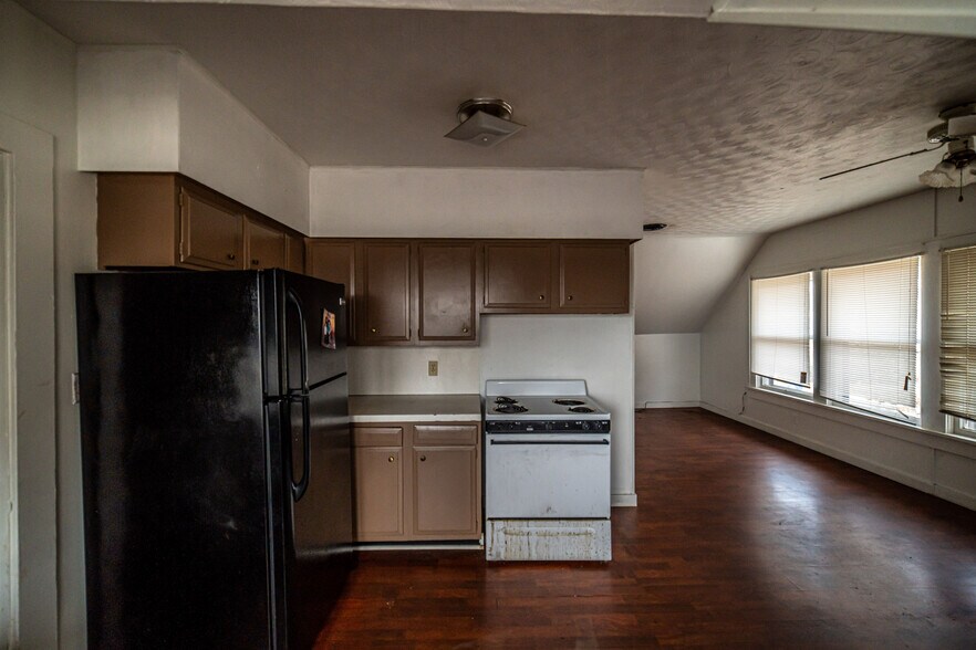 More Photos Of 218 2nd St, Fulton Apartments For Sale