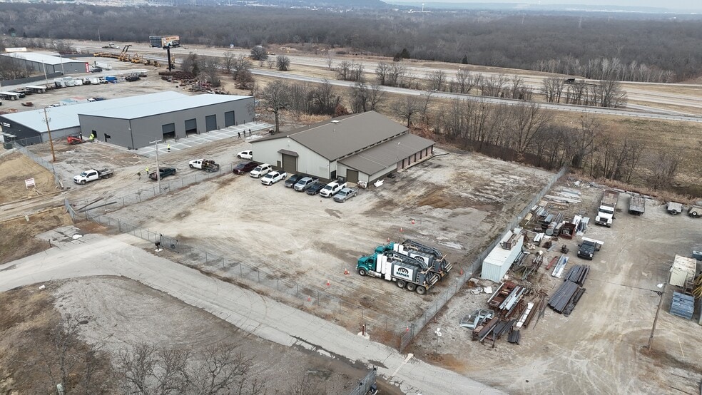 More Photos Of 21703 Admiral Pl, Catoosa Industrial For Lease