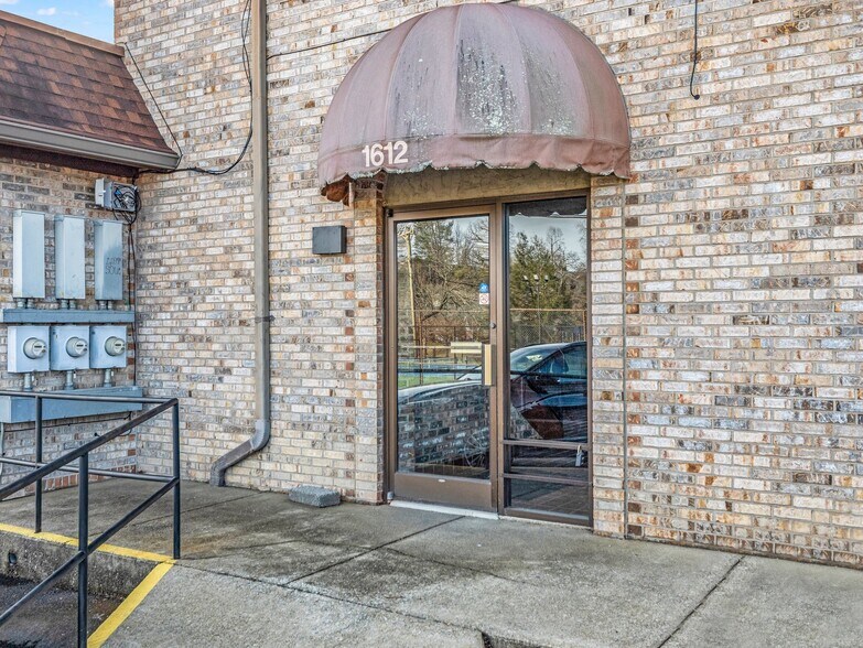 More Photos Of 1612 Asheville Hwy, Hendersonville Office For Sale
