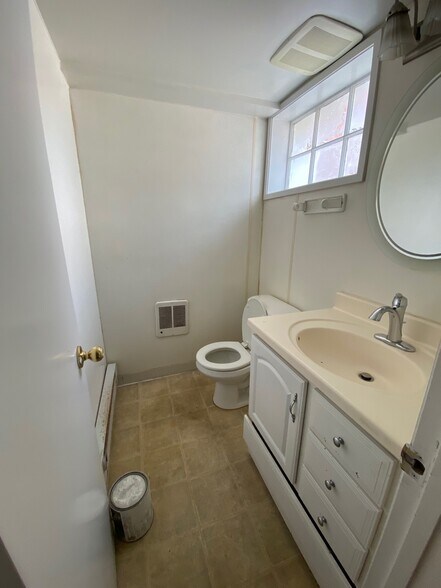 More Photos Of 4713 Maple Ave, Bethesda Office For Sale