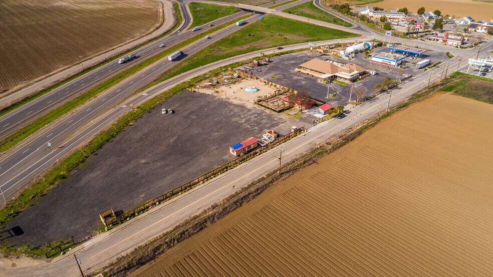 More Photos Of 4070 Country Rd 89, Dunnigan Restaurant For Sale