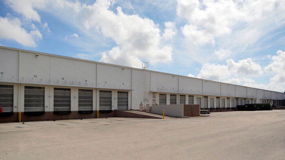 More Photos Of 11010 NW 30th St, Doral Distribution For Lease