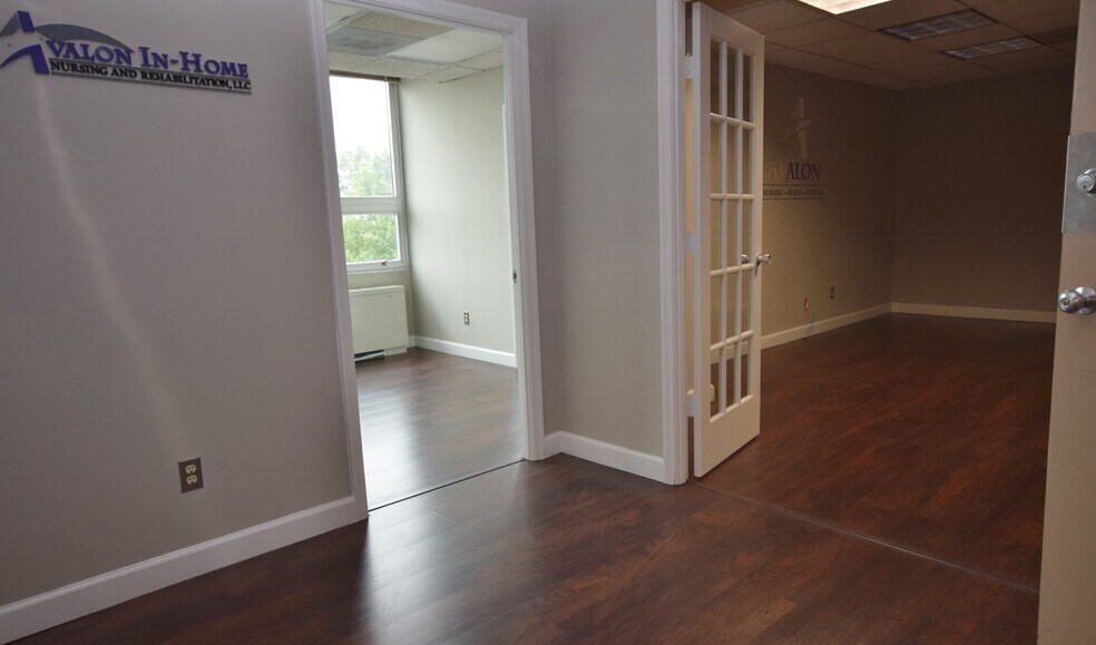 More Photos Of 200 Little Falls St, Falls Church Office For Lease