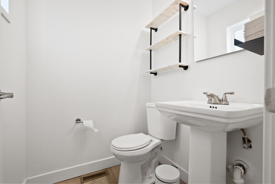 More Photos Of 1549 S 1100 E, Salt Lake City Office For Lease