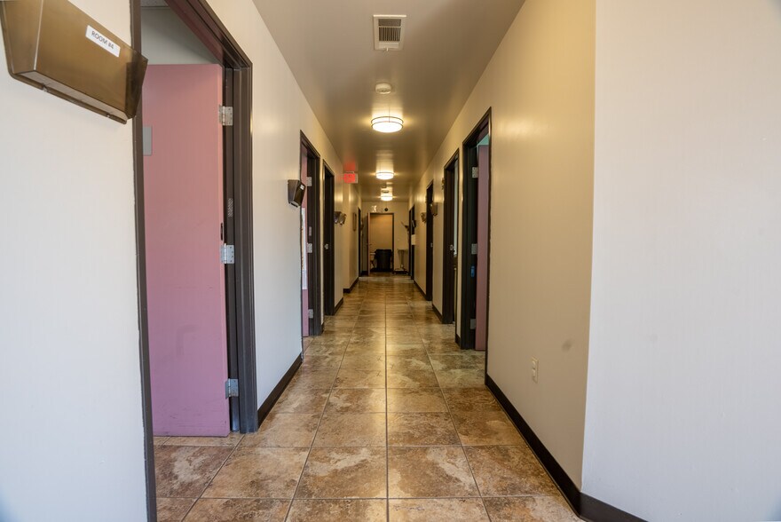 More Photos Of 4946 Florence Ave, Bell Medical For Lease