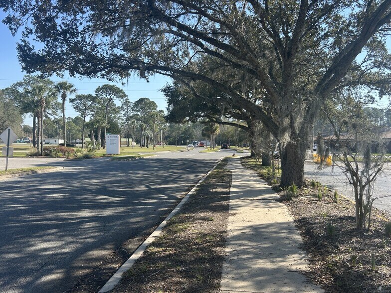 More Photos Of (Suite 8) Zeagler Dr, Palatka Office For Lease