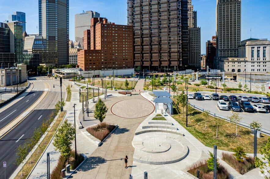 More Photos Of 600 Grant St, Pittsburgh Office For Lease