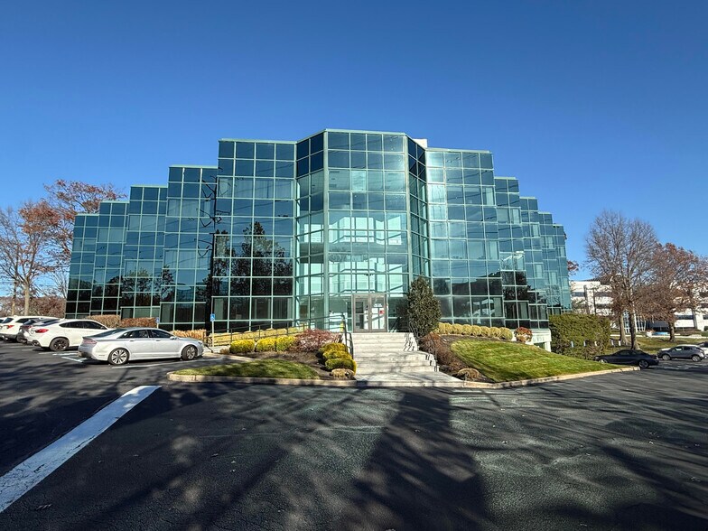 Primary Photo Of 1300 Veterans Memorial Hwy, Hauppauge Office For Lease