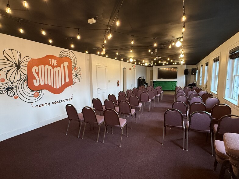 More Photos Of 1400 Russell Rd, Alexandria Religious Facility For Sale