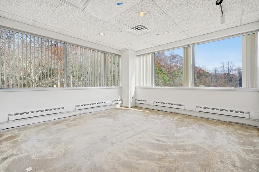 More Photos Of 2740 State Route 10 W, Parsippany Office For Sale