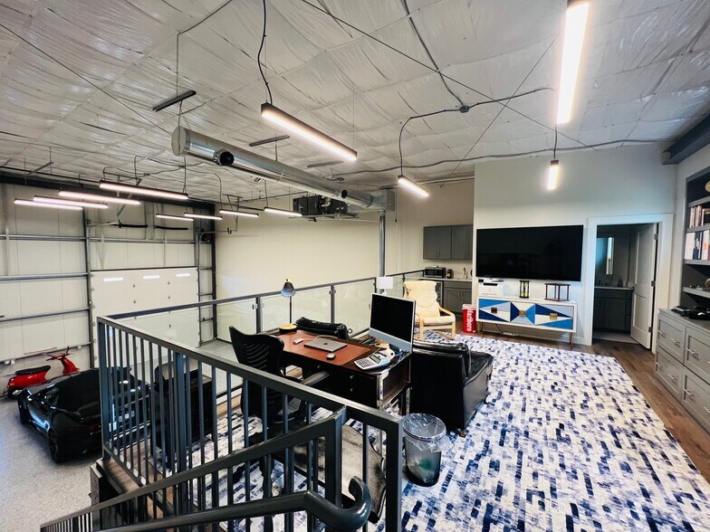 More Photos Of 805 NW 72nd St, Oklahoma City Self Storage For Sale