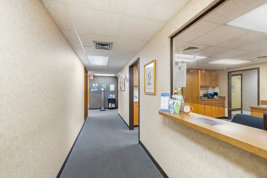 More Photos Of 1612 W Plaza Dr, Tallahassee Medical For Sale