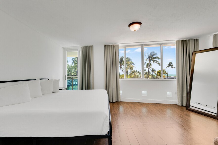 More Photos Of 524 Ocean Dr, Miami Beach Hotel For Sale