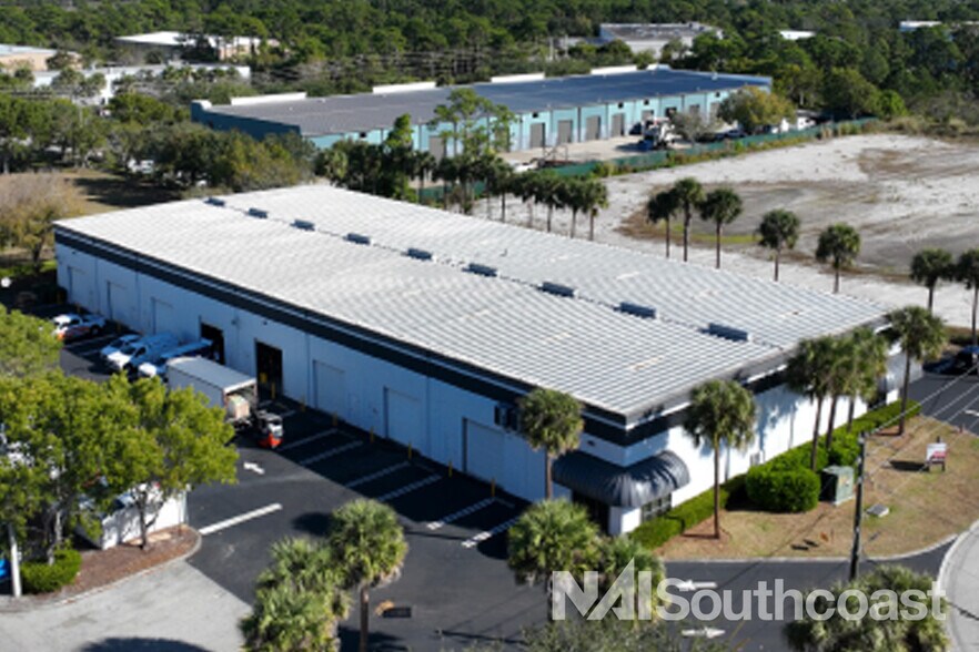 More Photos Of 603-619 NW Mercantile Pl, Port Saint Lucie Warehouse For Lease