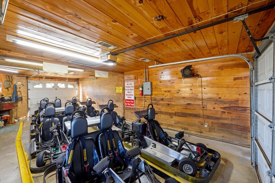 More Photos Of 6659 N US Highway 259, Broken Bow Amusement Park For Sale