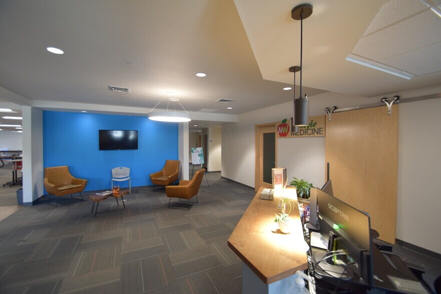 More Photos Of 1025 2nd St NW, Salem Medical For Sale