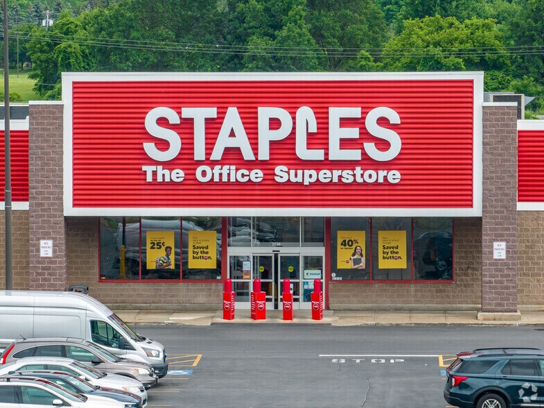 More Photos Of 3718-3736 Milton Ave, Camillus General Retail For Lease