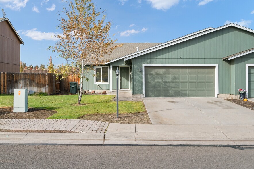 More Photos Of 888 SE Kierra Pl, Madras Apartments For Sale