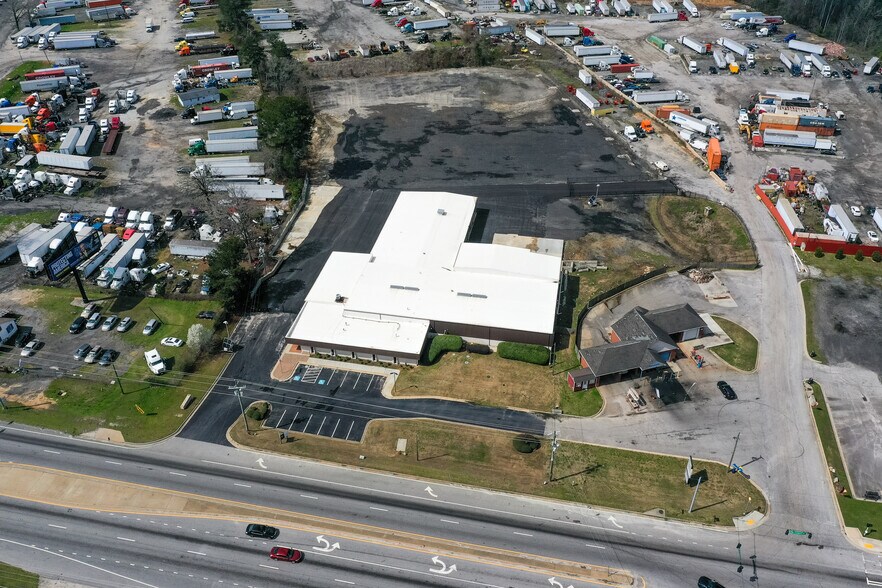 More Photos Of 1931 Rock Chapel Rd, Lithonia Warehouse For Lease